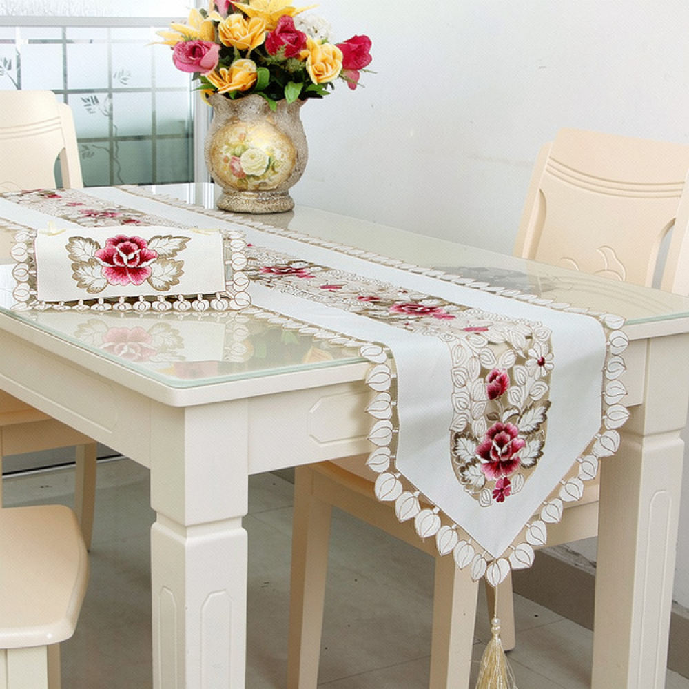 Table Runner - Elegante caminho de mesa bordado com